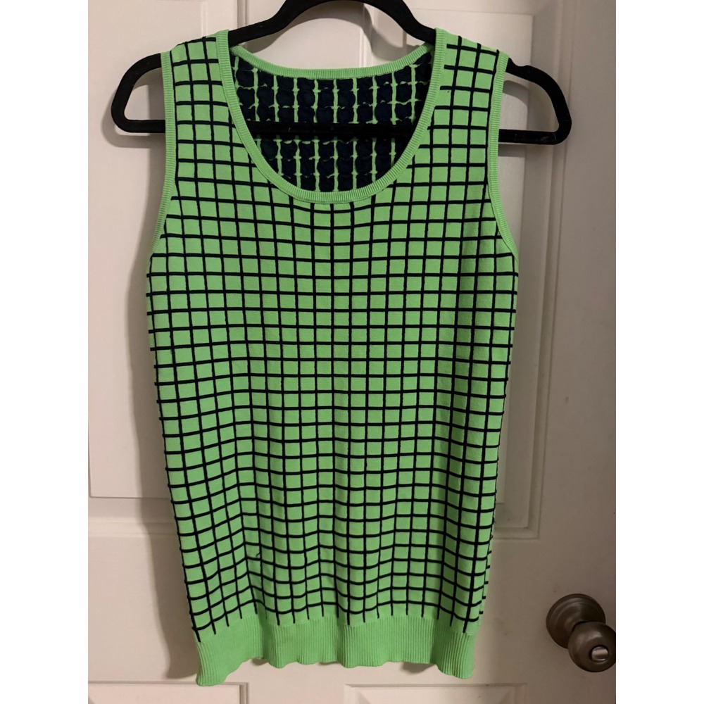 Lightweight sweater vest large NWOT tags cut out